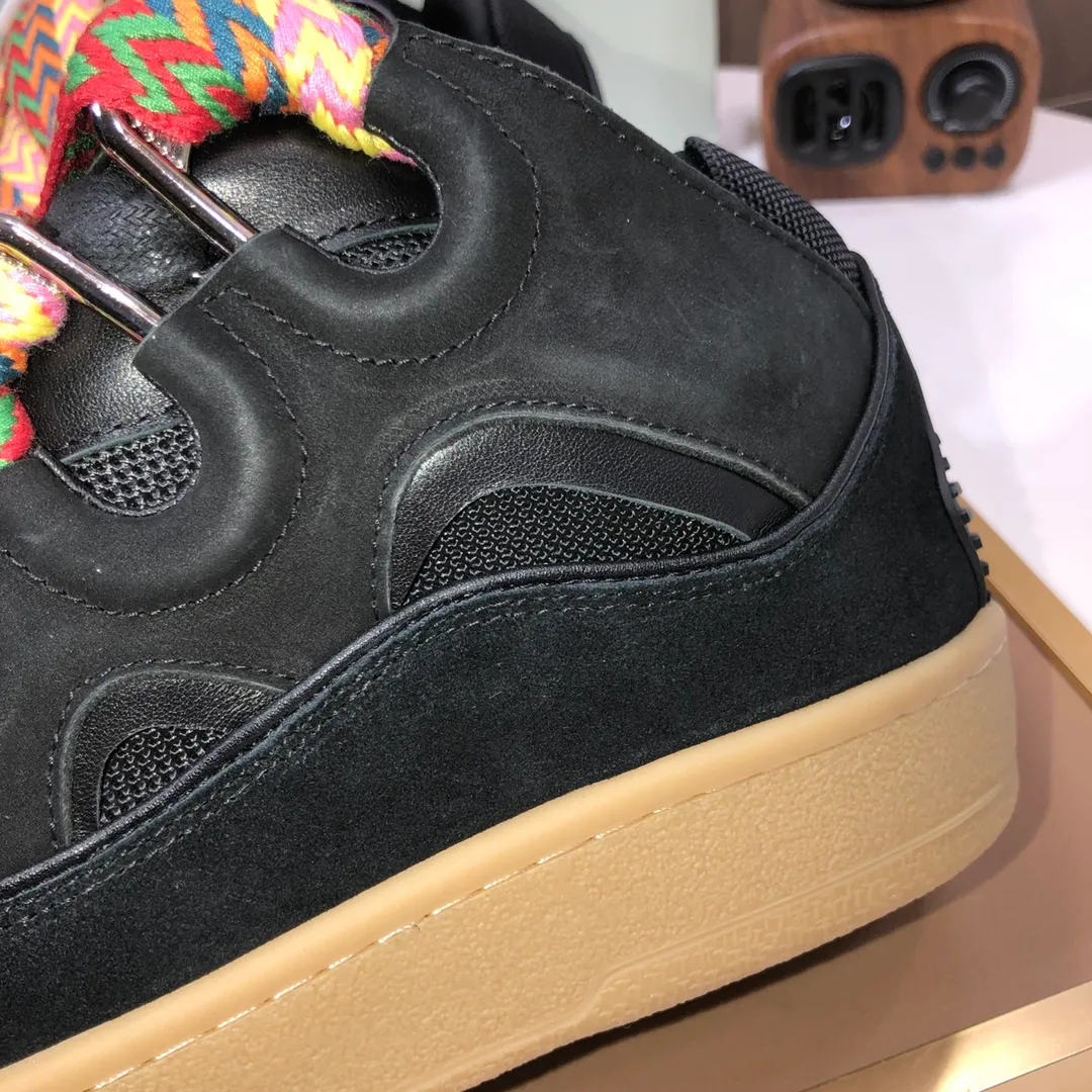 Men's men's shoes💰820💰[LANVIN] The latest lace-up fashionable casual couple sneakers, high-quality CLAY couple series‼ ️ The latest trendy products of the season 🌈Many bloggers have planted grass and purchased the original open-mold customization. The upper and outsole are sewn with mark threads without edge sealing. A variety of material splicing combination design. Very versatile for fashionable and casual wear. Comfortable on the feet. Self-recommended. Upper cowhide + cow suede + breathable mesh lining. Foot-padding cowhide. Exclusive original open-mold clear logo rubber outsole ⚠️Couple standard size 36-40 for women and 38-44 for men.